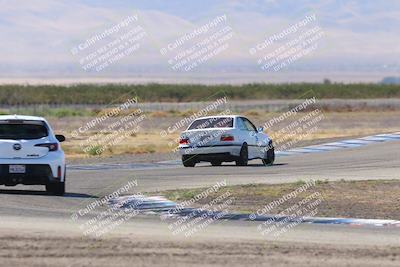 media/Oct-04-2025-OnGrid (Sat) [[44bd565ffa]]/Green Group/Grapevine/